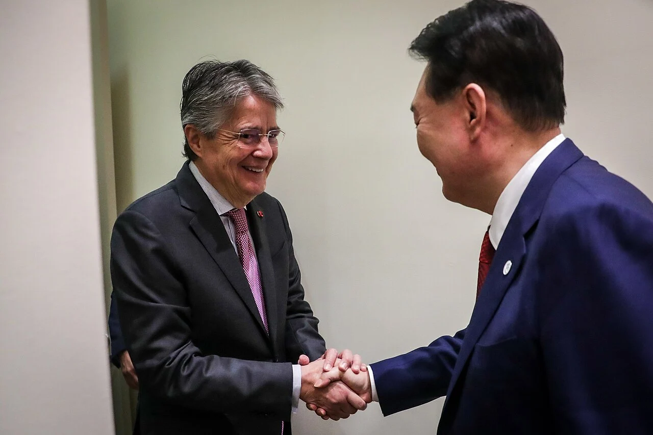 South Korea's president declares martial law, then backs down in a night of chaos — detail